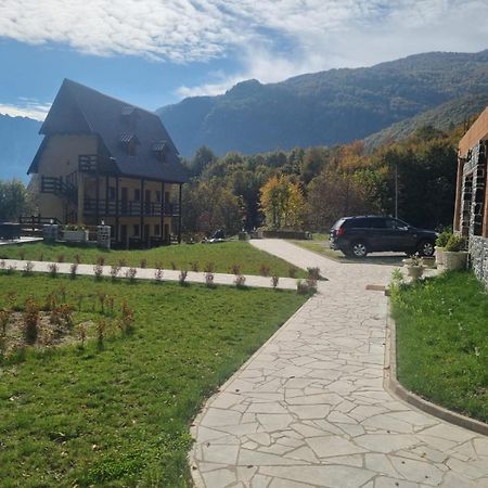 Theth Kompleksi Gjoni Exteriör bild